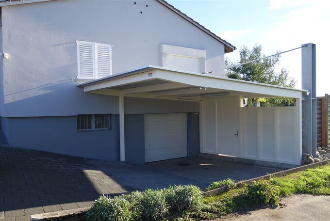 Carport mit Stahlstützenaufhängung.jpg